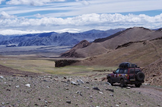 Ulgii pilsēta, Altay Tavan Bogd nacionālais parks, Hoton nuur un Hurgan nuur ezeri, akmeņainais kalnu trofi.