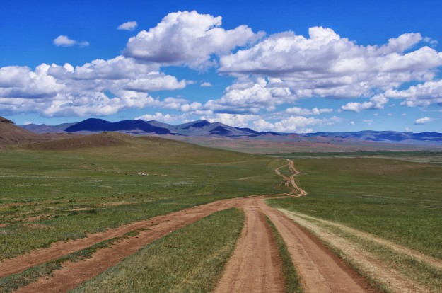 Mongolijas zirgi, trīs dienas Ulanbatorā, Ķīnas robeža.